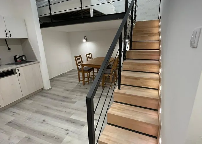 Szekely Near Deak Ferenc Square With Free Parking In Garage Mid Term Apartment