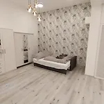 Szekely Near Deak Ferenc Square With Free Parking In Garage Mid Term *