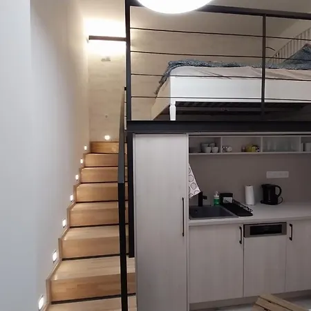 Szekely Near Deak Ferenc Square With Free Parking In Garage 아파트