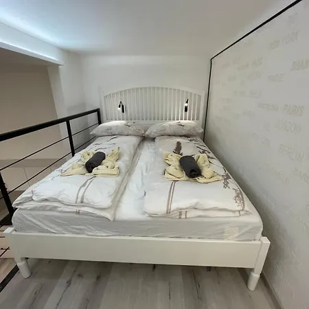 Szekely Near Deak Ferenc Square With Free Parking In Garage 부다페스트