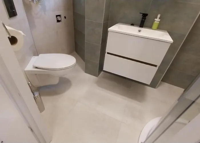 דירה Szekely Near Deak Ferenc Square With Free Parking In Garage Mid Term