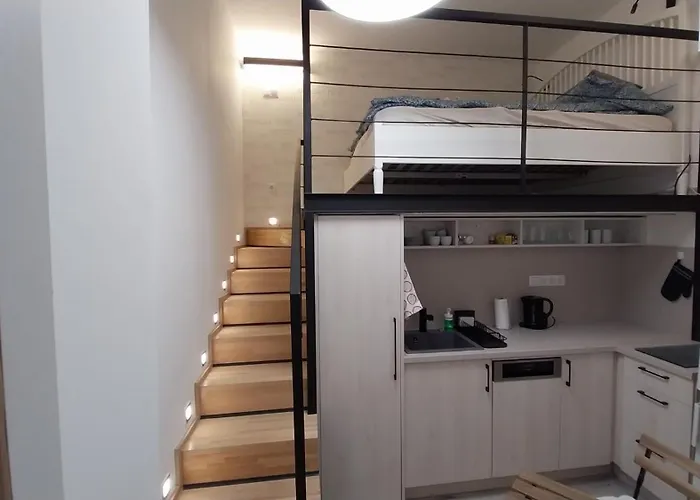 Szekely Near Deak Ferenc Square With Free Parking In Garage Mid Term דירה