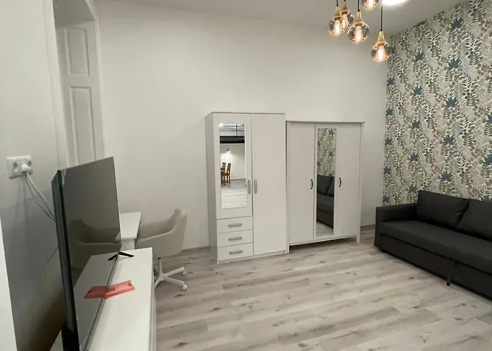 Szekely Near Deak Ferenc Square With Free Parking In Garage Mid Term בודפשט