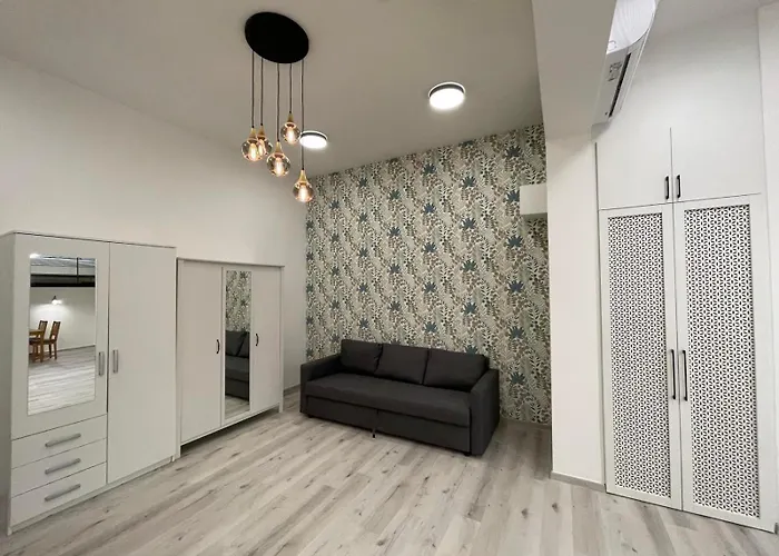 Szekely Near Deak Ferenc Square With Free Parking In Garage Mid Term * بودابست