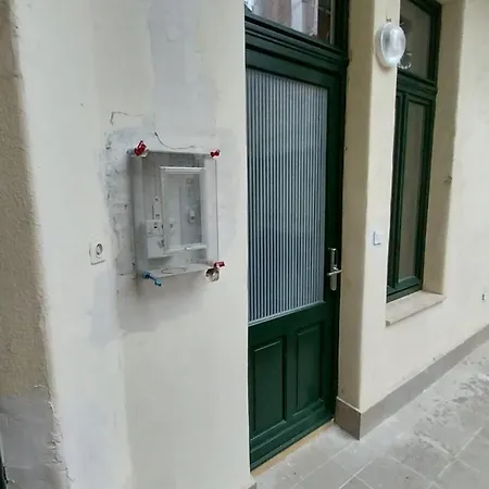 Apartment Szekely Near Deak Ferenc Square With Free Parking In Garage Mid Term
