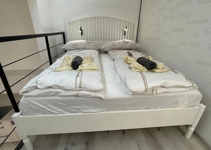 Szekely Near Deak Ferenc Square With Free Parking In Garage Mid Term *