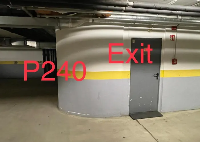 公寓 Szekely Near Deak Ferenc Square With Free Parking In Garage Mid Term *