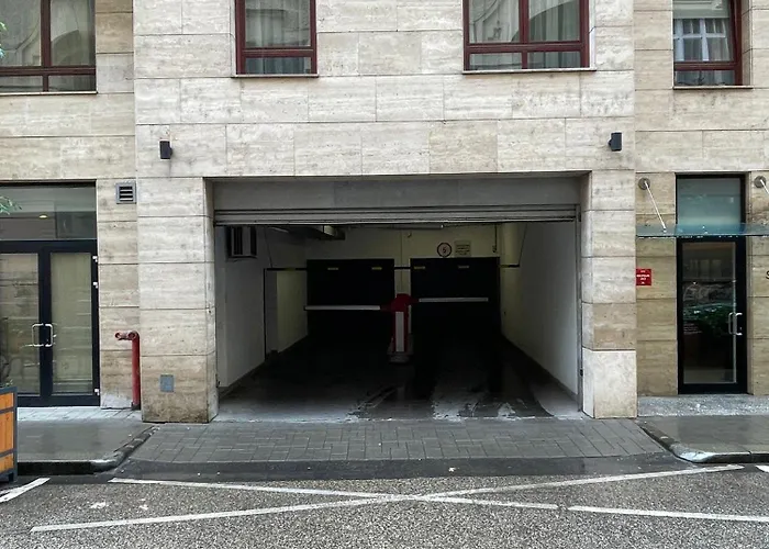 Szekely Near Deak Ferenc Square With Free Parking In Garage Mid Term 公寓
